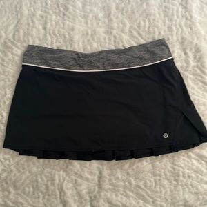 Lululemon Tennis Skirt Flat front Black Sz 8